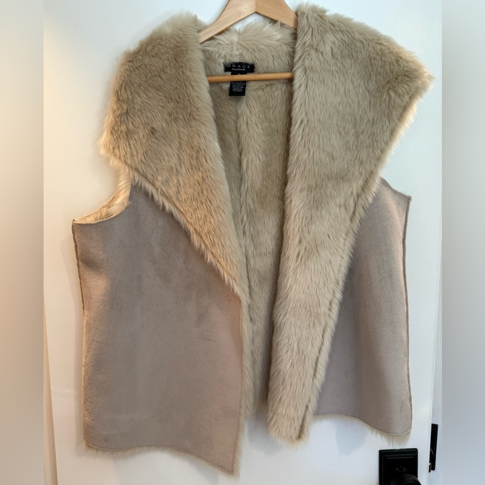 Women's Faux Fur Vest in Cream